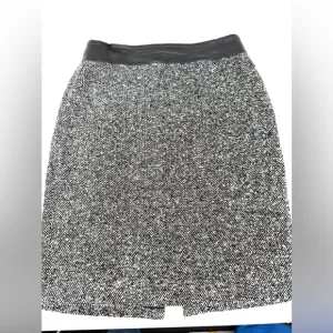 Ann Taylor Gray and Black Tweed Faux Leather Waist Midi Pencil Skirt Size 10