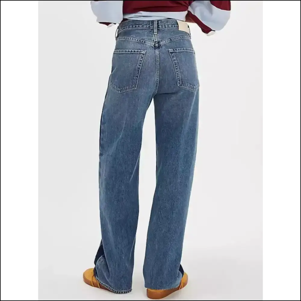 Baggy Jeans: Stay Chic and Pocket-sized for your Messy Life 💼😂