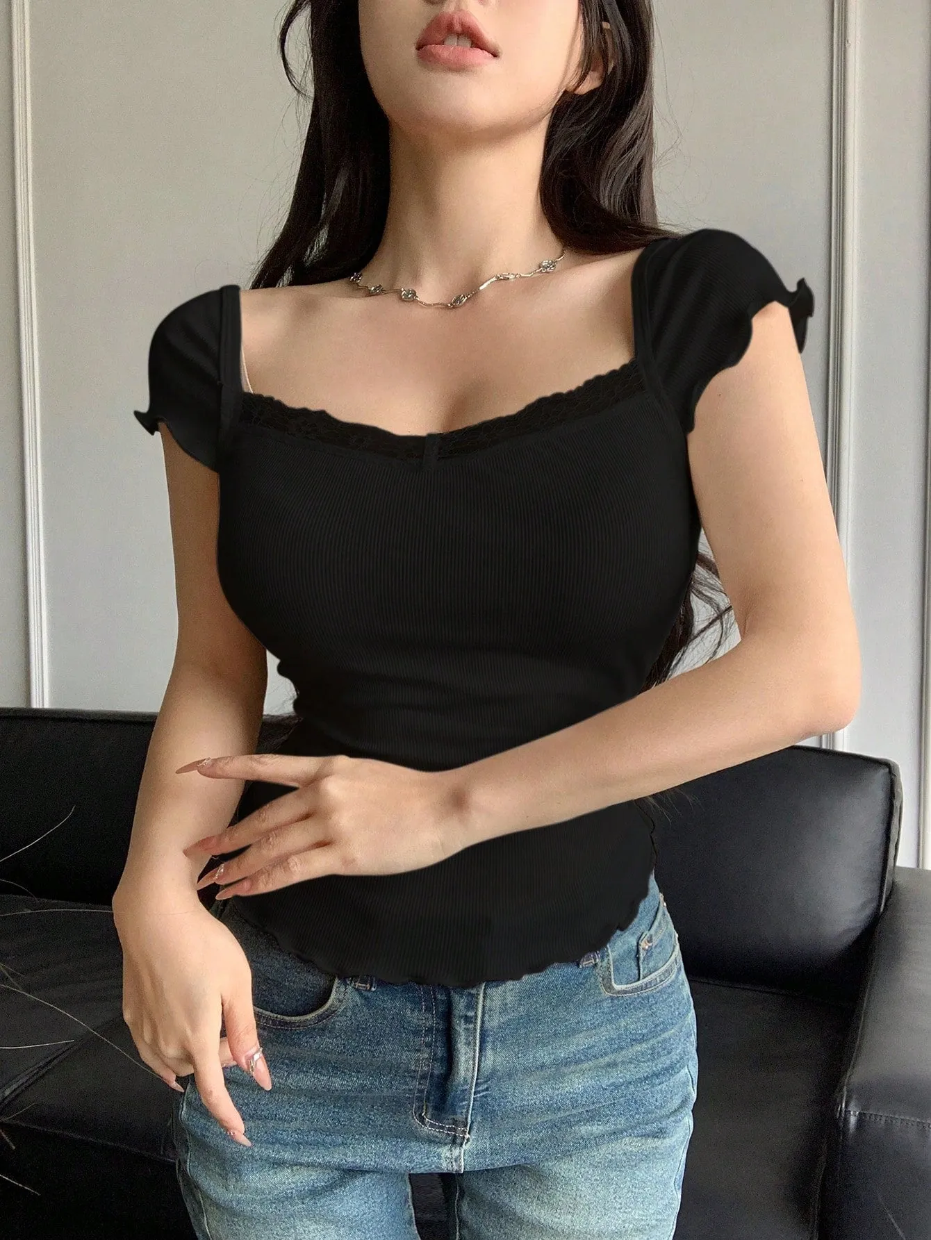 DAZY Lettuce Edge Ribbed Short Sleeve Tee For Women