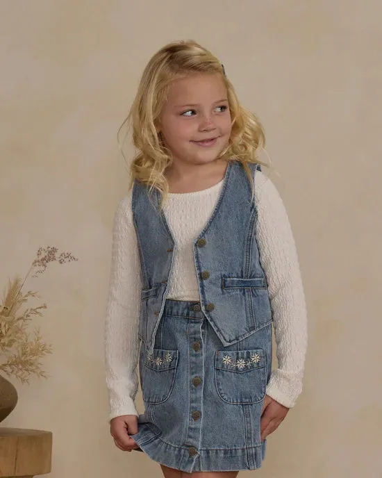 DENVER MINI SKIRT || LIGHT WASHED DENIM | Rylee   Cru