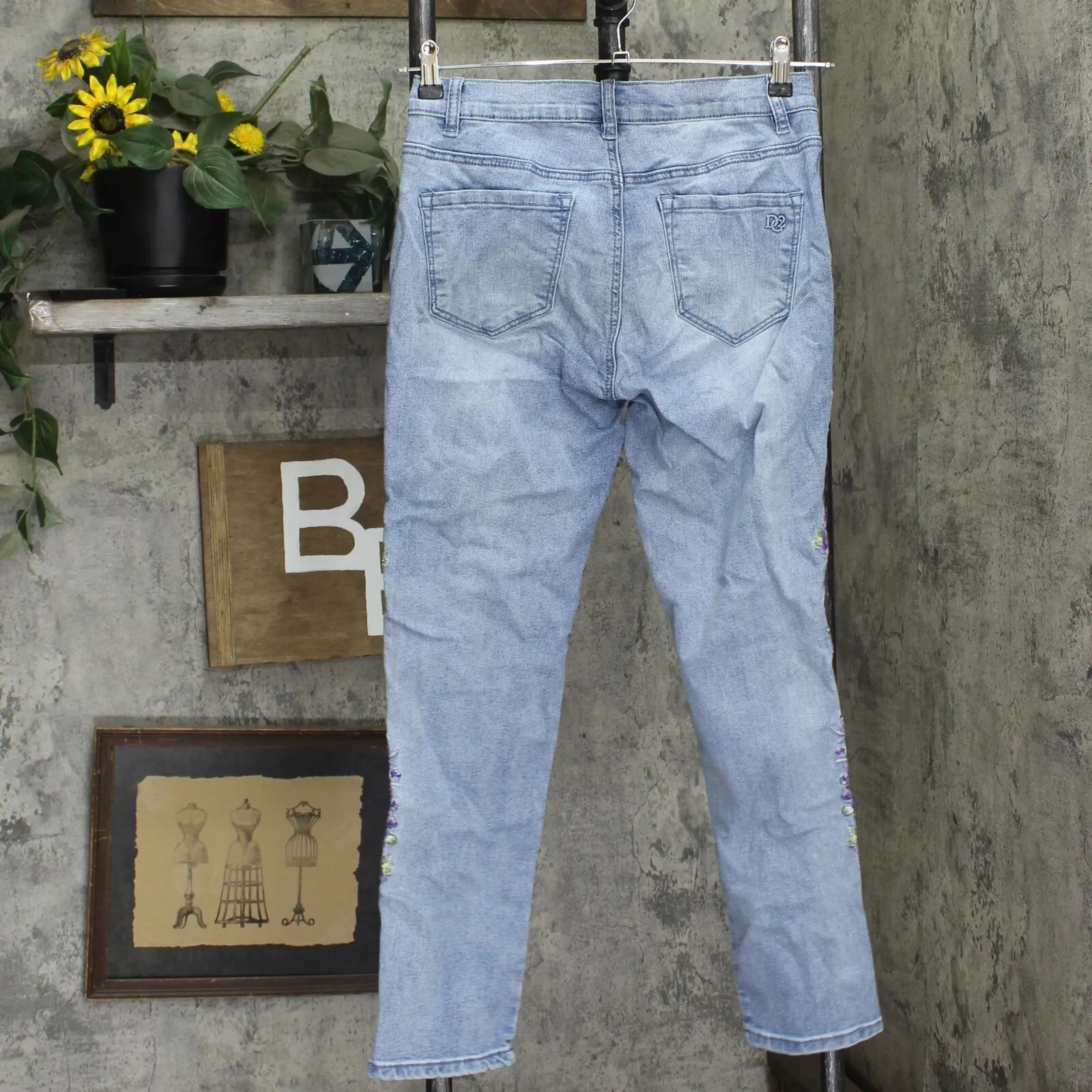 DG2 Womens Classic Stretch Embroidered Stripe Skinny Jeans Chambray Blue 4
