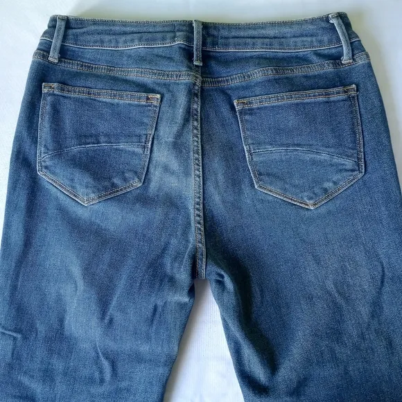 Driftwood Roxy High-Rise Crop Floral Embroidered Boot Flare Jeans Size 30