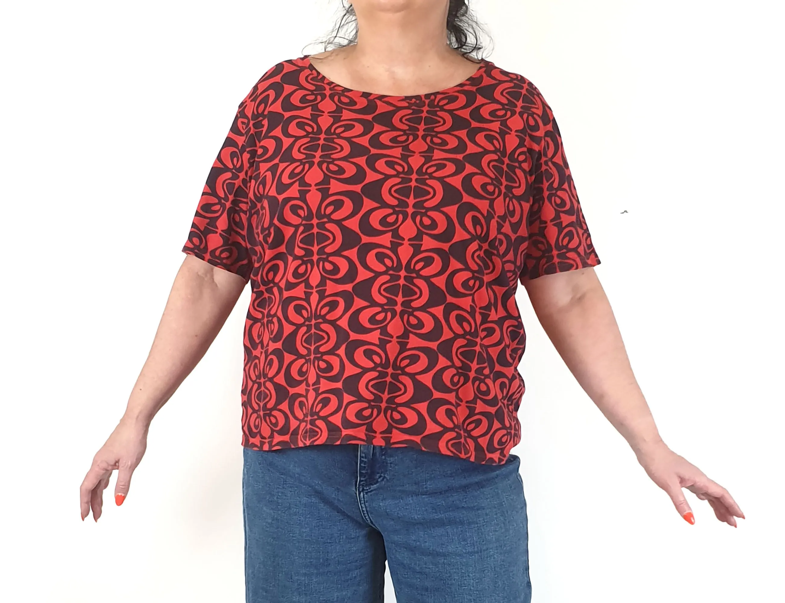 Essaye by Surface Art red and black tee shirt top size XXXL