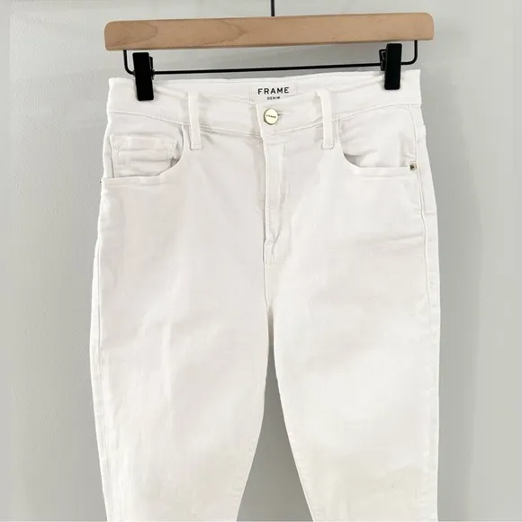 Frame Ali High Rise Cigarette Jeans in Blanc