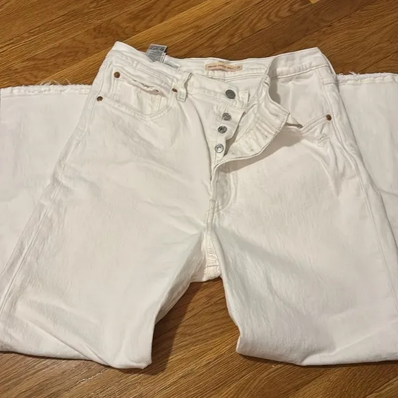 Levi's rib cage ankle White Jeans