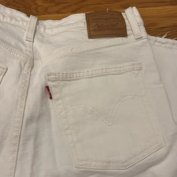 Levi's rib cage ankle White Jeans