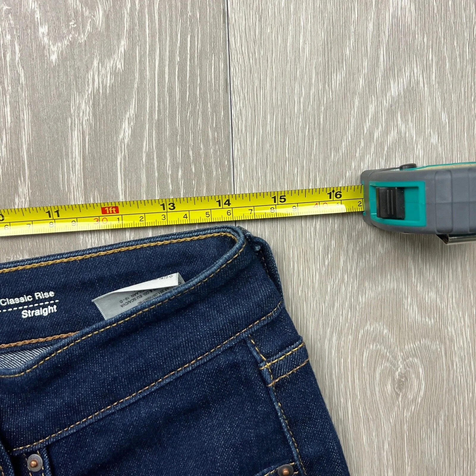Levi’s Womens Jeans Demi Curve Classic Rise Straight Size 28
