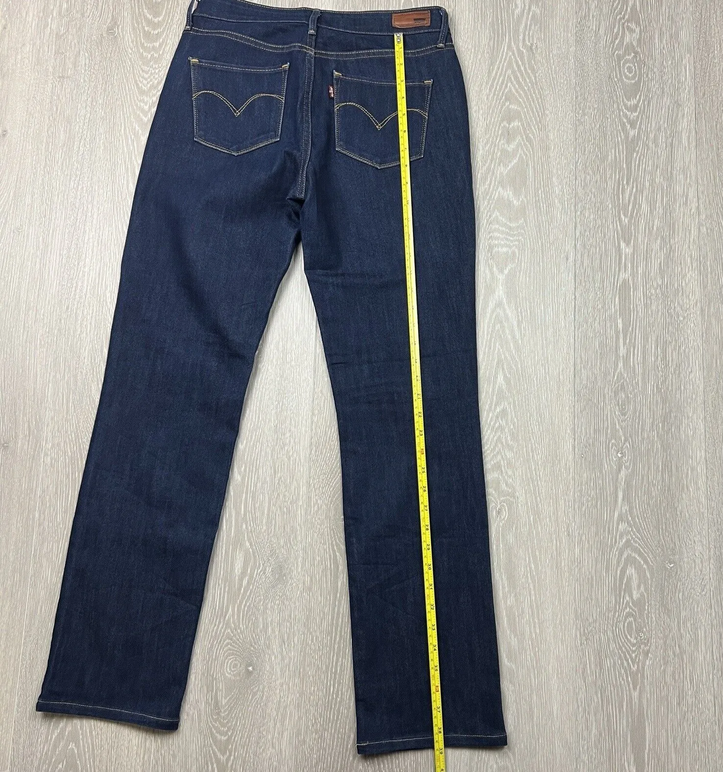 Levi’s Womens Jeans Demi Curve Classic Rise Straight Size 28