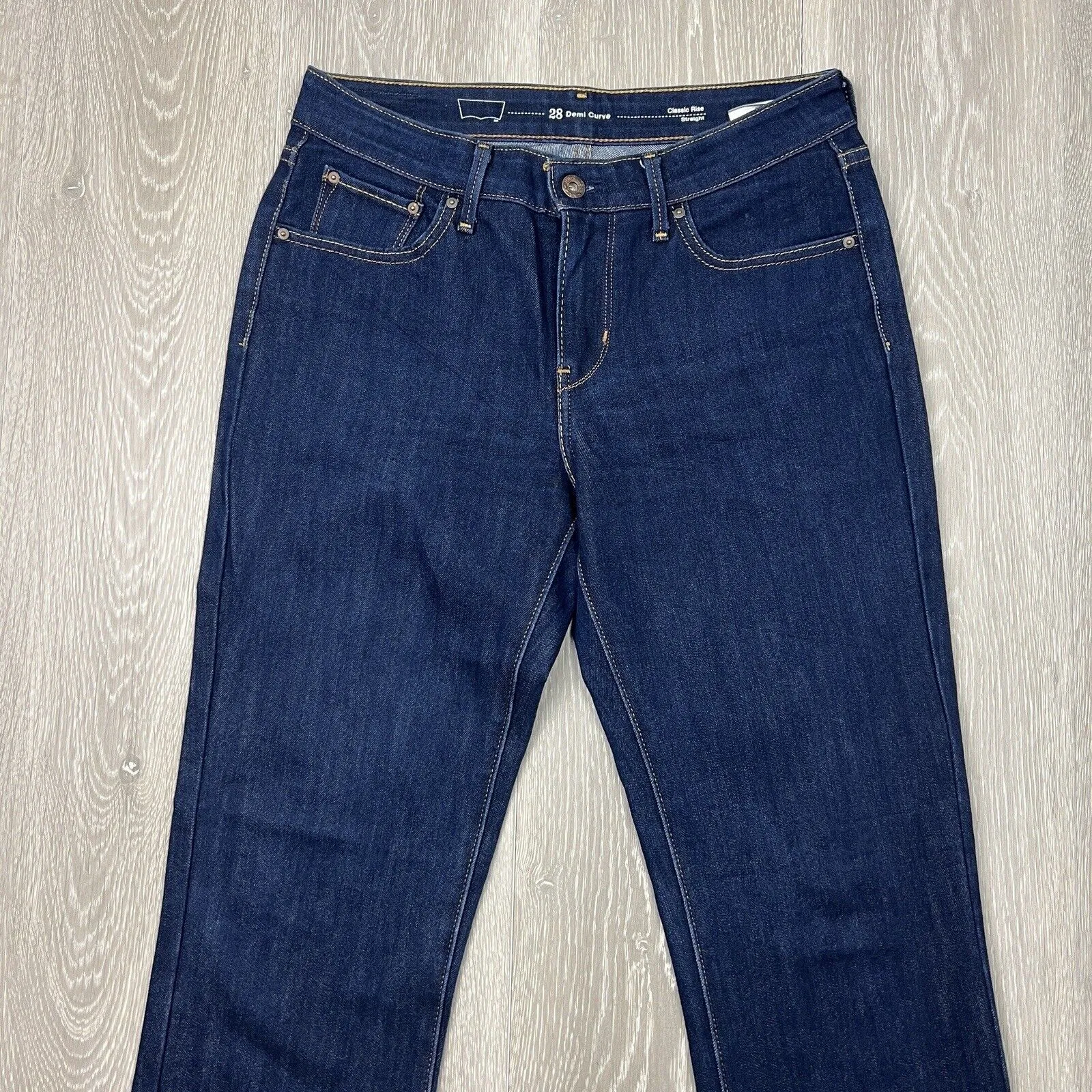 Levi’s Womens Jeans Demi Curve Classic Rise Straight Size 28