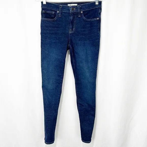 MADEWELL 9” Mid-Rise Skinny Jeans Orland Wash in size 26 Dark Wash