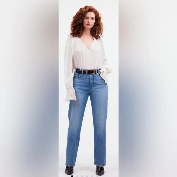 Madewell The Curvy '90s Straight Jean$128 33 Raw hem