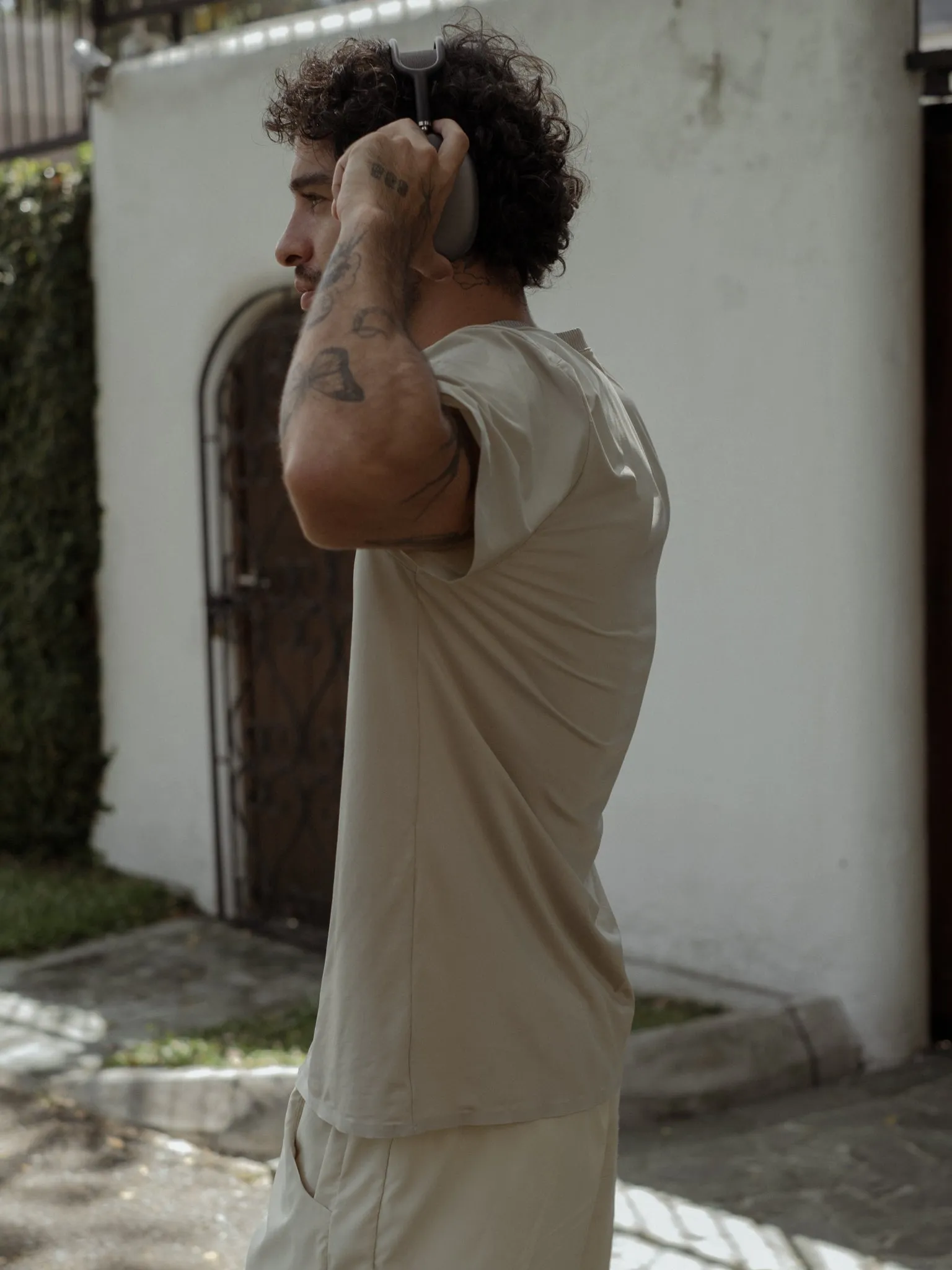 MEN STRUCTURED WORKOUT T-SHIRT - STONE