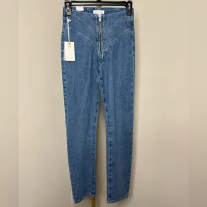 NWT Good American Good Classic Jeans