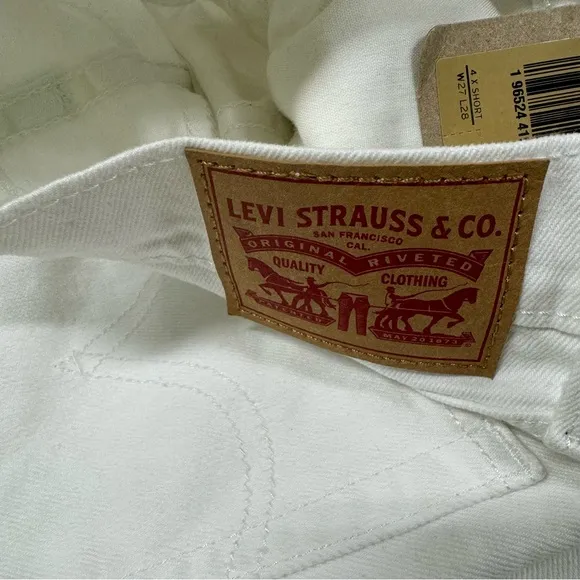 SALE! LEVIS HIGH RISE WEDGIE STRAIGHT