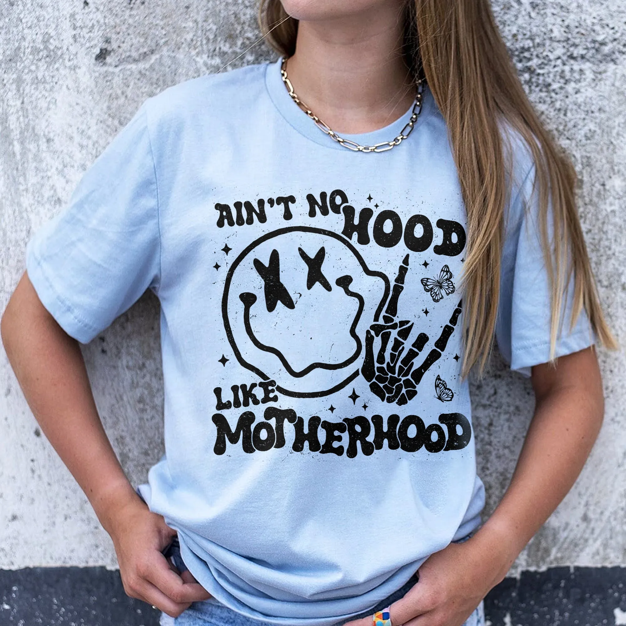 Sandjest Mom T-Shirt Ain??t No Hood Like Motherhood Gift for Mother Mommy Mama