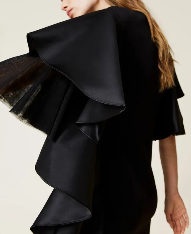 Twinset Sort kjole med volangarmer og blanke detaljer