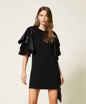 Twinset Sort kjole med volangarmer og blanke detaljer